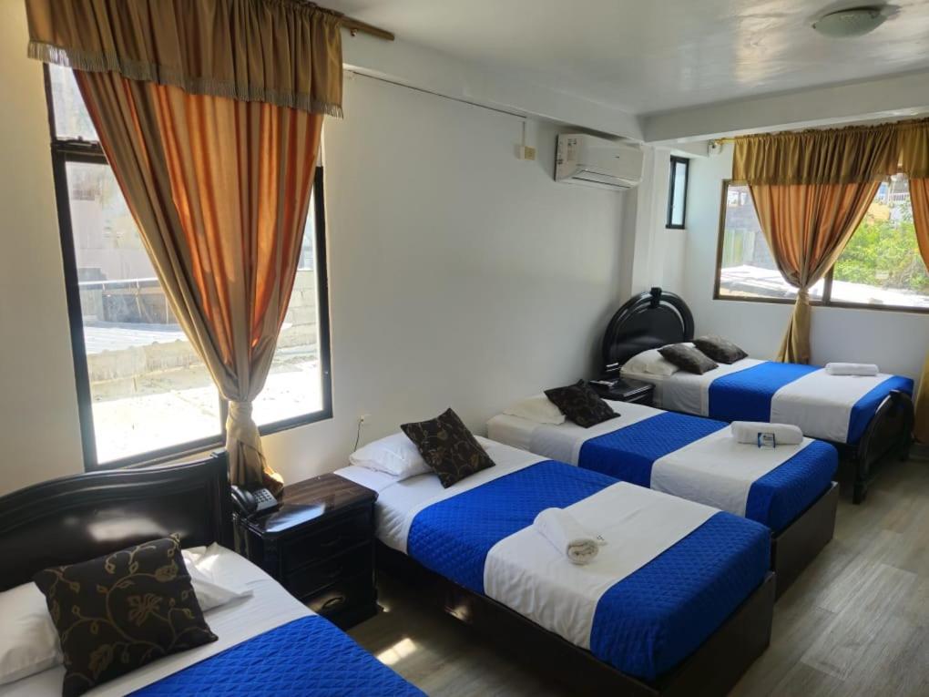 Flightless Cormorant Hotel ปูแอร์โตอาโยรา ภายนอก รูปภาพ