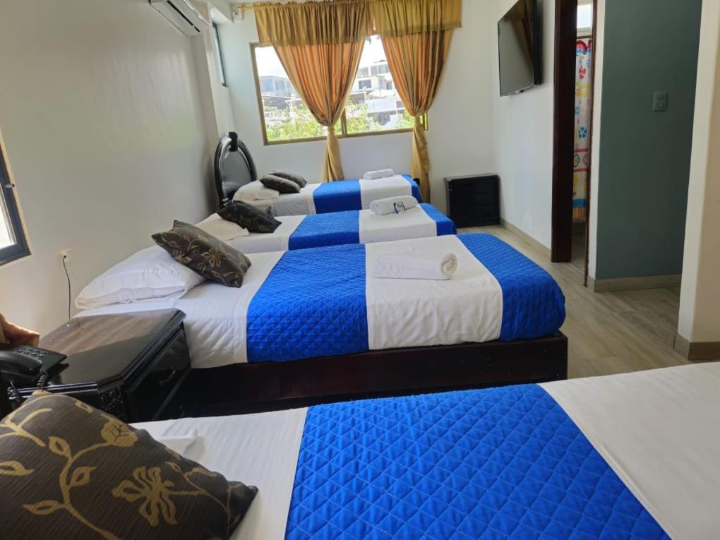 Flightless Cormorant Hotel ปูแอร์โตอาโยรา ภายนอก รูปภาพ