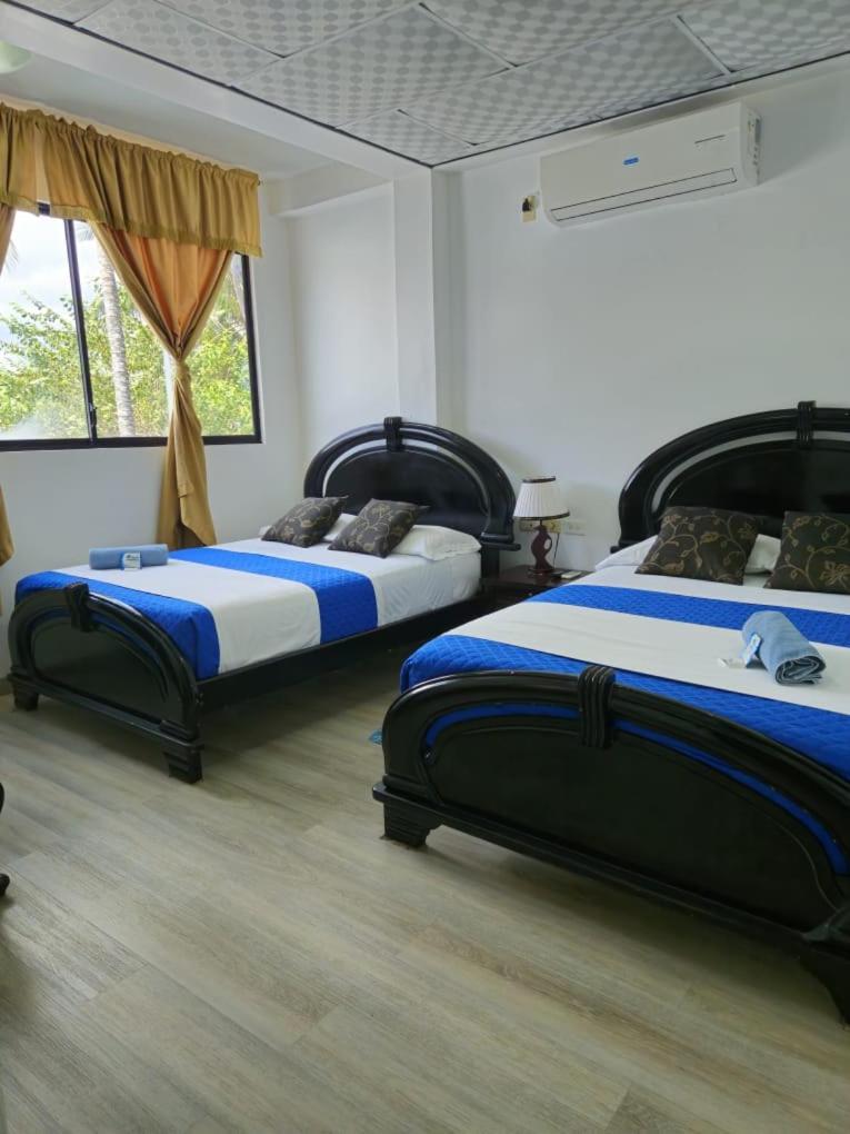 Flightless Cormorant Hotel ปูแอร์โตอาโยรา ภายนอก รูปภาพ
